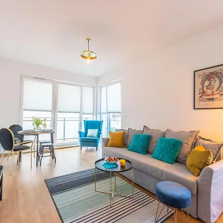 Stylish 3city With Parking In By Renters Apartment *